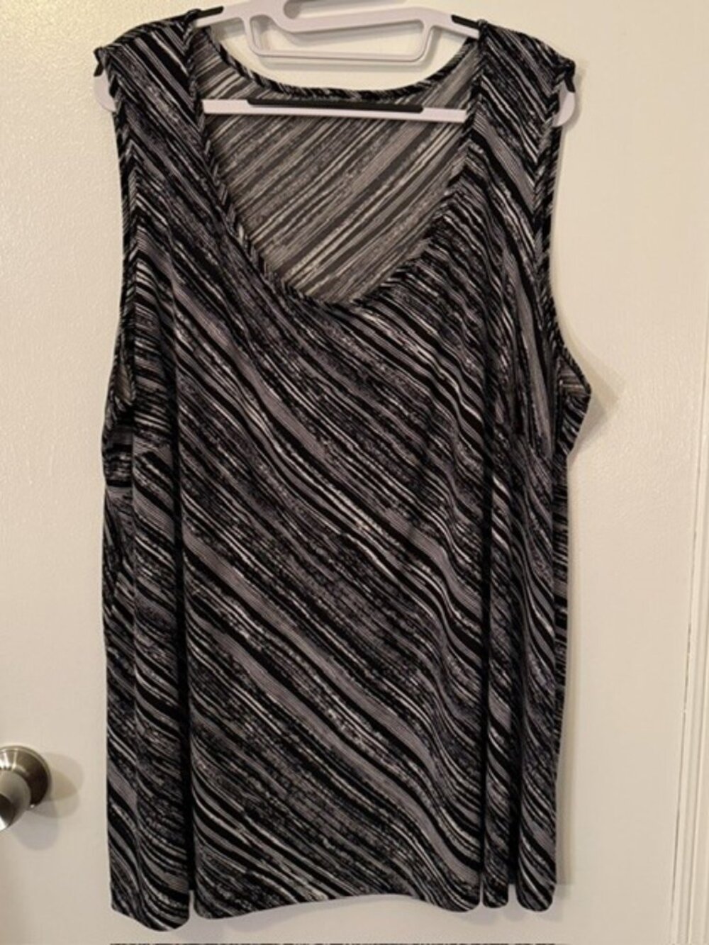 Abstract Black & White Diagonal Stripe Sleeveless Tank Top